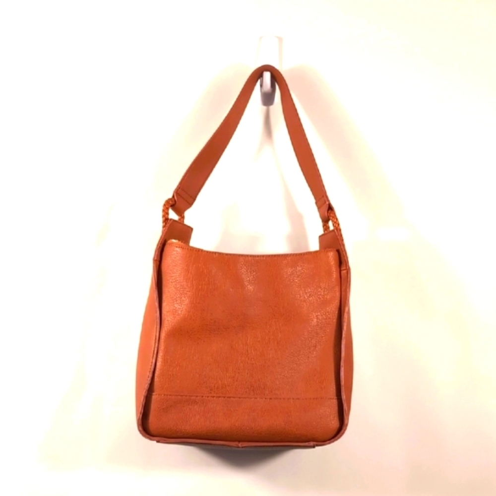 Express Elegant Tan Leather Shoulder Bag